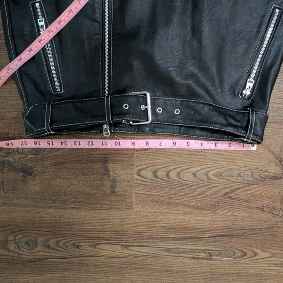 Topshop Black Faux Leather Mini Skirt - Picture 7 of 8